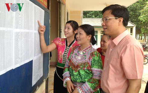 Vietnamese vote at National Assembly and People’s Council election   - ảnh 2